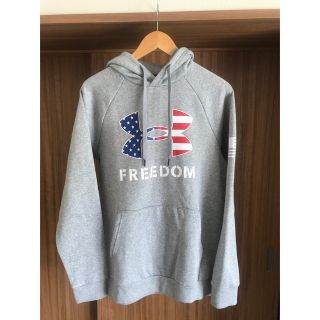 アンダーアーマー(UNDER ARMOUR)の【未使用】アンダーアーマー　パーカー　Under Armour Freedom(パーカー)