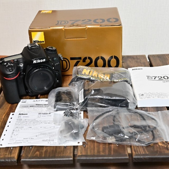 Nikon(ニコン)の【美品】Nikon D7200 デジタル一眼レフカメラ ボディ スマホ/家電/カメラのカメラ(デジタル一眼)の商品写真