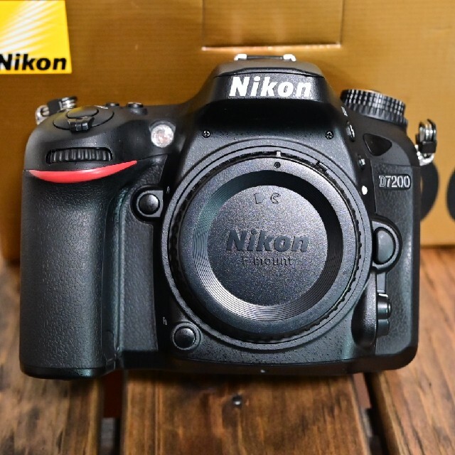 Nikon(ニコン)の【美品】Nikon D7200 デジタル一眼レフカメラ ボディ スマホ/家電/カメラのカメラ(デジタル一眼)の商品写真