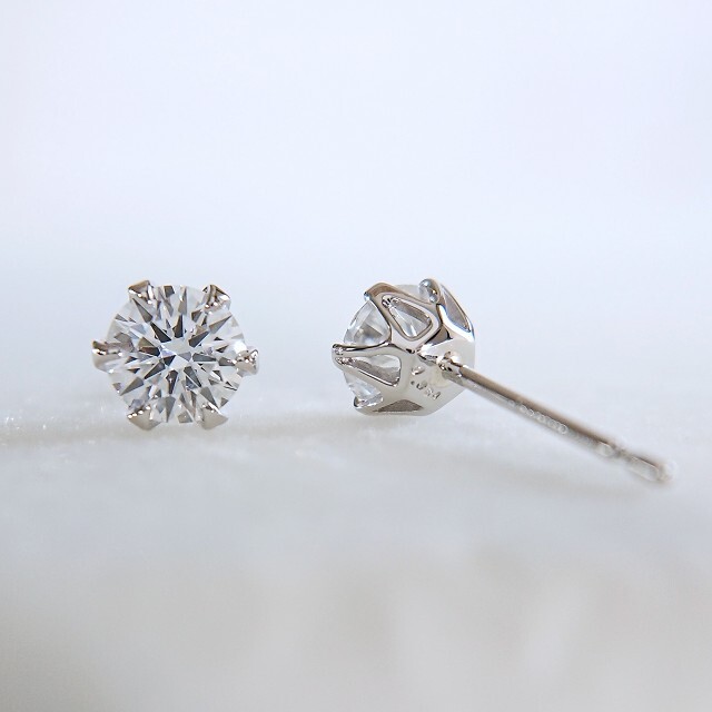 pt900 3EX H&C  D  VS1  0.728ct ピアス レディースのアクセサリー(ピアス)の商品写真