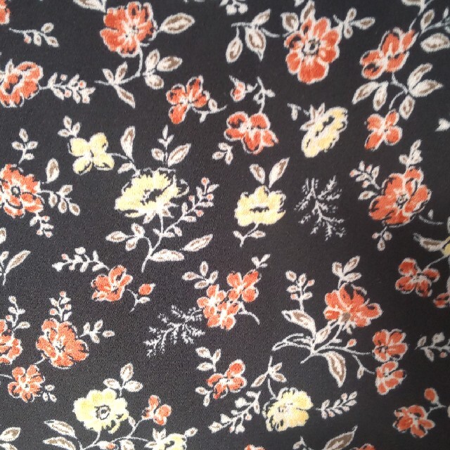 GU(ジーユー)のフレアロングスカート 花柄 レディースのスカート(ロングスカート)の商品写真
