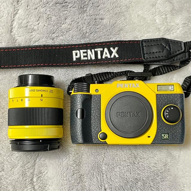 PENTAX(ペンタックス)のPENTAX デジタル一眼レフカメラ Q7 ズームレンズキット YELLOW スマホ/家電/カメラのカメラ(ミラーレス一眼)の商品写真