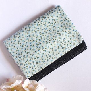 移動ポケット♪ハンドメイド♪小花ブルー♪デニム(外出用品)