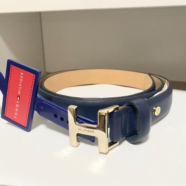 TOMMY HILFIGER(トミーヒルフィガー)の【新品未使用】tommy hilfiger ベルト ネイビー × シルバー メンズのファッション小物(ベルト)の商品写真