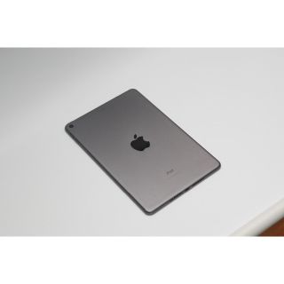 アイパッド(iPad)の(美品）iPad mini 5 Wifi　64GB スペースグレイ　おまけ付き(タブレット)