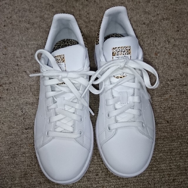 adidas(アディダス)の【専用】adidas  STAN SMITH W  GV9966  23.0 レディースの靴/シューズ(スニーカー)の商品写真