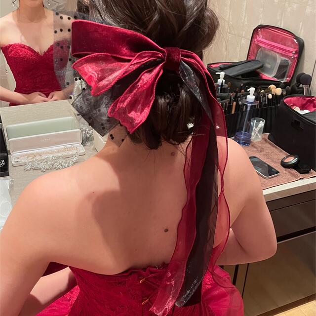 ベロアリボン　ヘアアクセサリー　赤　結婚式　ブライダル ハンドメイドのウェディング(ヘッドドレス/ドレス)の商品写真