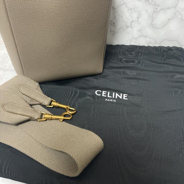 ショルダーバッグ美品　セリーヌ　CELINE サングルバケット　スモール　トープ