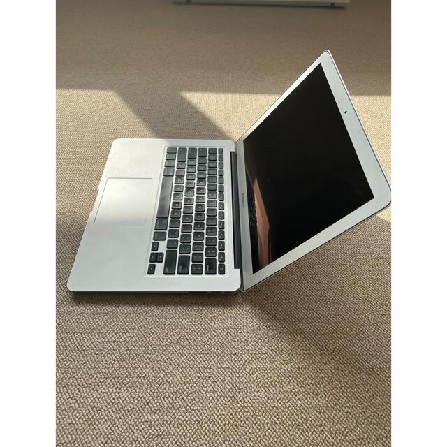 Apple(アップル)のMacbook Air 13インチmid2011 256GB スマホ/家電/カメラのPC/タブレット(ノートPC)の商品写真