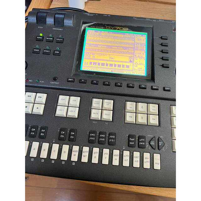 シーケンサー YAMAHA QY700 シーケンサー YAMAHA QY700