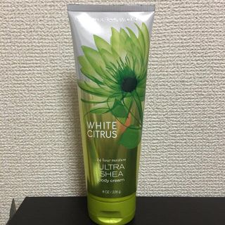 バスアンドボディーワークス(Bath & Body Works)のホワイトシトラス★ボディクリーム(ボディクリーム)