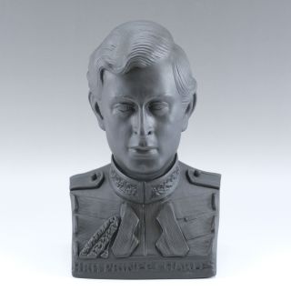 ヴェルサーチ(VERSACE)の【Wedgwood】ウェッジウッド ブラック バサルト BUST OF PRINCE CHARLES(チャールズ皇太子) _ オブジェ(彫刻/オブジェ)