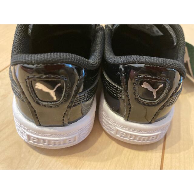 PUMA(プーマ)のPUMA プーマ　Kinder Fit 黒　エナメル　ベビーシューズ　13cm キッズ/ベビー/マタニティのベビー靴/シューズ(~14cm)(スニーカー)の商品写真