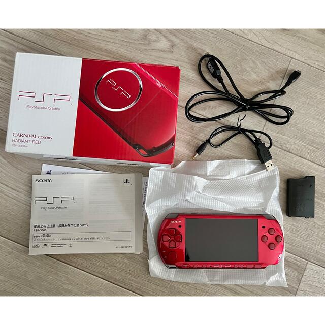 PlayStation Portable(プレイステーションポータブル)のPSP  レッド エンタメ/ホビーのゲームソフト/ゲーム機本体(携帯用ゲーム機本体)の商品写真