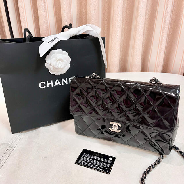 バッグ CHANEL エナメルマトラッセ 斜め掛け可能 黒ブラック 買い得