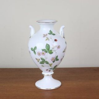 ウェッジウッド(WEDGWOOD)のウェッジウッド　ワイルドストロベリー　花瓶　フラワーベース　英国　ヴィンテージ(花瓶)