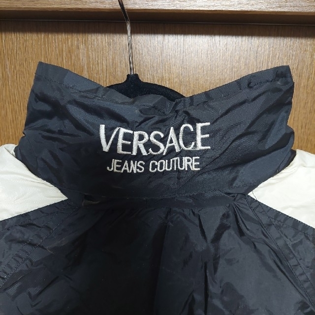 【美品】GIANNI VERSACE 赤　ナイロンジャケット　ジャージ　上着