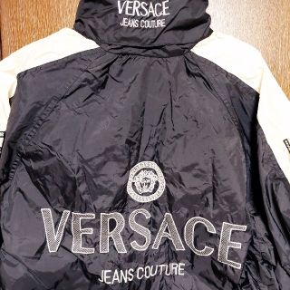 【美品】GIANNI VERSACE 赤　ナイロンジャケット　ジャージ　上着