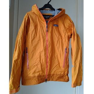 patagonia(ナイロンジャケット ・ オレンジ/橙色系)のフリマ patagonia(ナイロンジャケット ・ オレンジ/橙色系)のフリマ