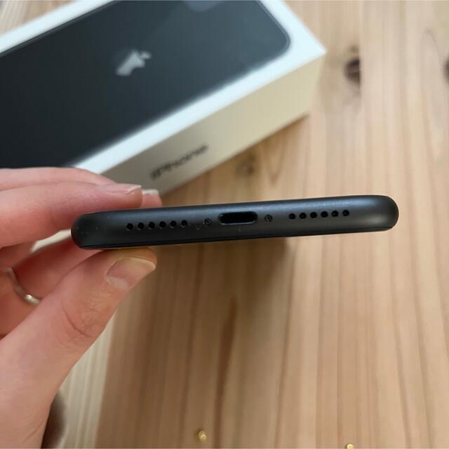 Apple(アップル)のiPhone11 256gb ブラック 黒 美品 Black スマホ/家電/カメラのスマートフォン/携帯電話(スマートフォン本体)の商品写真