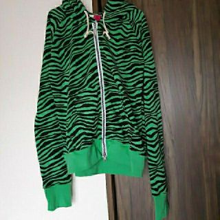 ジョイリッチ(JOYRICH)のJOYRICH　ジョイリッチ　パーカー　ゼブラ柄　緑　グリーン(パーカー)