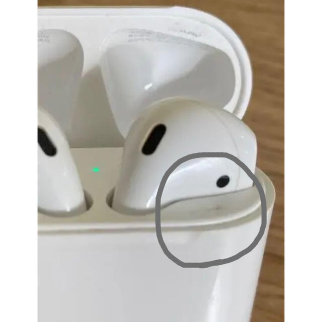 Apple(アップル)のAirPods 第２世代　箱付き　りさ様専用 スマホ/家電/カメラのオーディオ機器(ヘッドフォン/イヤフォン)の商品写真