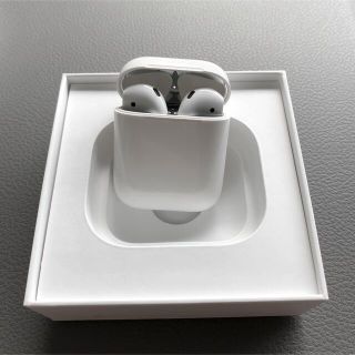 アップル(Apple)のAirPods 第２世代　箱付き　りさ様専用(ヘッドフォン/イヤフォン)