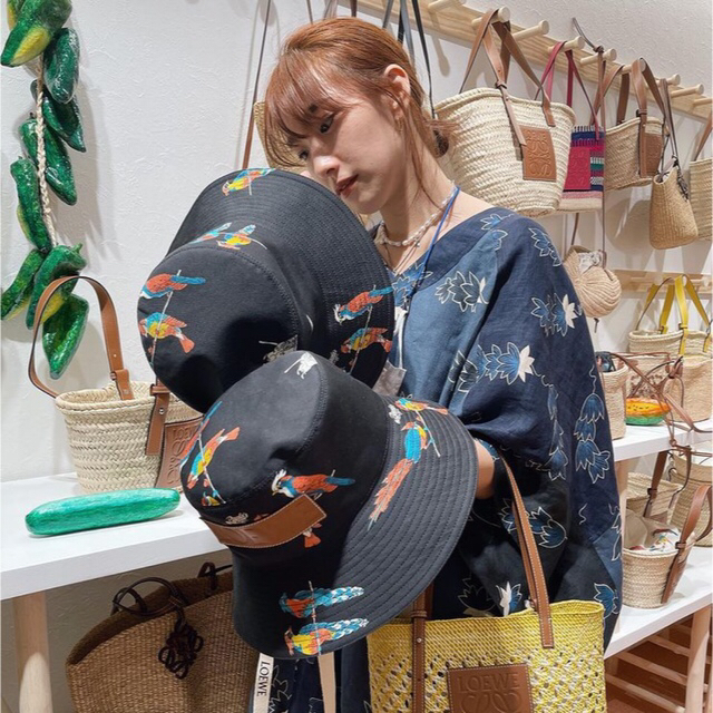 LOEWE(ロエベ)の☆新品☆ロエベ パウラズイビザ　Paula’s Ibiza パロットハット レディースの帽子(ハット)の商品写真