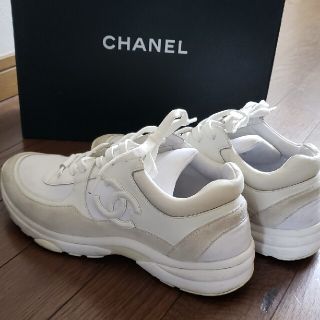 シャネル(CHANEL)の週末限定値下げ！シャネル　スニーカー　39　ホワイト(スニーカー)