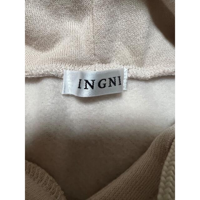 INGNI(イング)の美品☆INGNI ショート丈　裏起毛パーカー レディースのトップス(パーカー)の商品写真