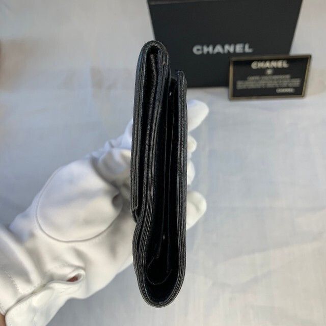 CHANEL(シャネル)のCHANEL　シャネル　折りたたみ財布 レディースのファッション小物(財布)の商品写真