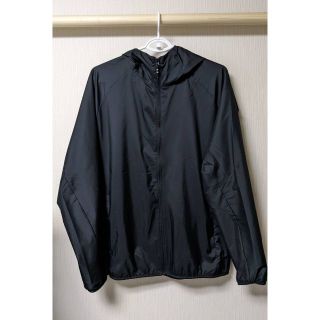 ユニクロ(UNIQLO)のユニクロ　ポケッタブルUVカットパーカ（3Dカット）　ブラック　Lサイズ(マウンテンパーカー)