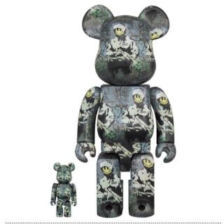 メディコムトイ(MEDICOM TOY)の【新品未開封】BE@RBRICK RIOT COP banksy(その他)