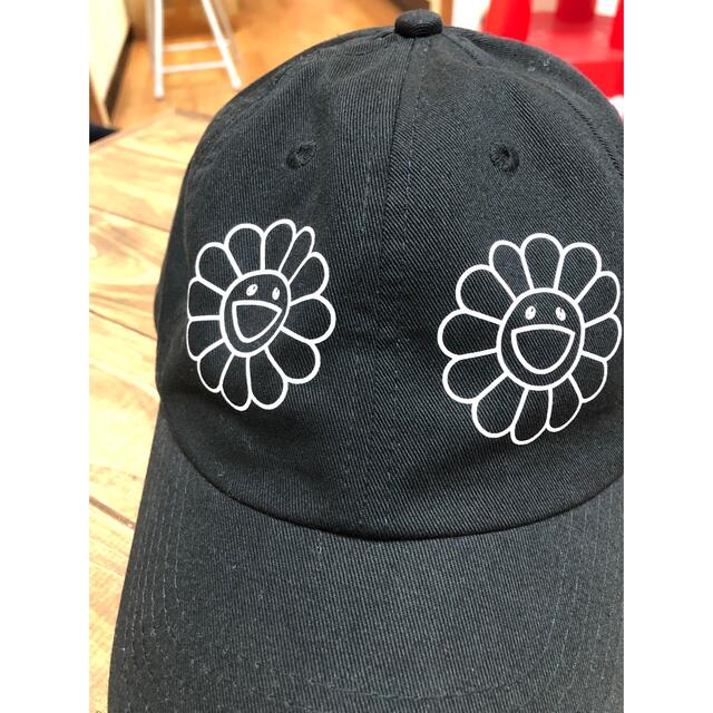 新品・未使用品✨✨ 村上隆 kaikaikiki キャップ　黒 メンズの帽子(キャップ)の商品写真