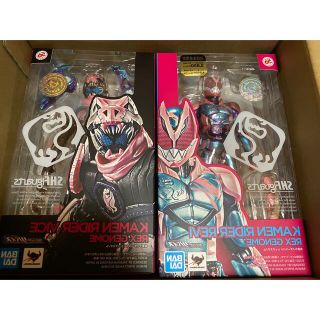 バンダイ(BANDAI)の仮面ライダーリバイス S.H.Figuarts フィギアーツ(キャラクターグッズ)