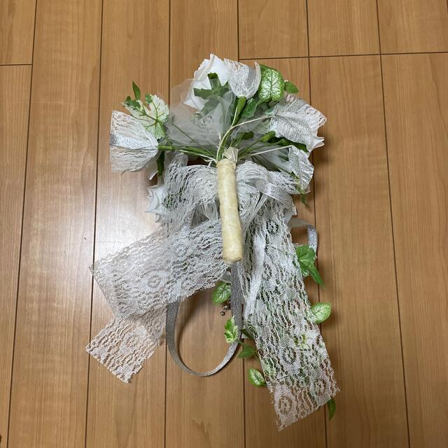 ブーケ&ブーケトニア。白と赤のセット。造花 ブーケ&ブーケトニア。白と赤のセット。造花