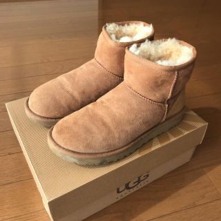 アグ(UGG)のUGG Wクラッシックミニ　ムートンブーツ　24.0(ブーツ)