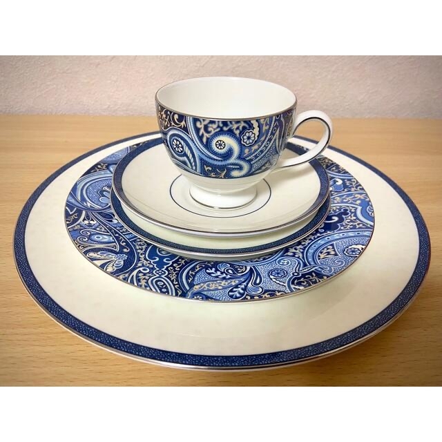 WEDGWOOD(ウェッジウッド)のウェッジウッド　エンプレス　5ピースフルセット　美品 インテリア/住まい/日用品のキッチン/食器(食器)の商品写真