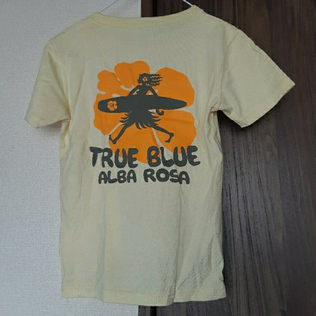 ALBA ROSA(アルバローザ)のALBA ROSA　アルバローザ　Tシャツ　カットソー　ハイビスカス　イエロー レディースのトップス(Tシャツ(半袖/袖なし))の商品写真