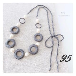 95❤︎ニットリングネックレス❤︎オリーブグレー(ネックレス)