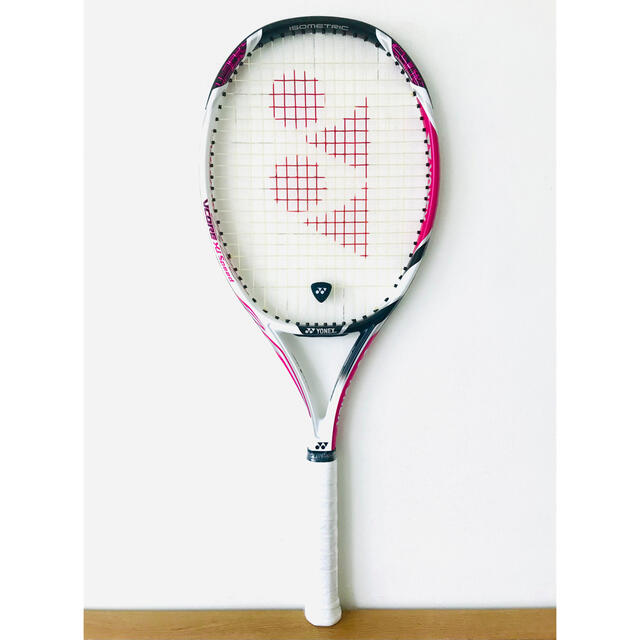 YONEX(ヨネックス)のヨネックス『ブイコア VCORE Xi スピード』テニスラケット／G1／ピンク スポーツ/アウトドアのテニス(ラケット)の商品写真