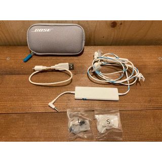 ボーズ(BOSE)のBOSE Quietcomfort20 qc20 ノイズキャンセリングイヤホン(ヘッドフォン/イヤフォン)