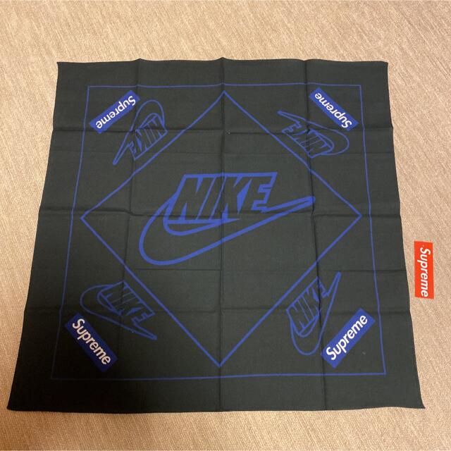 Supreme(シュプリーム)のsupreme「nike bandana」バンダナ⑤ メンズのファッション小物(バンダナ/スカーフ)の商品写真