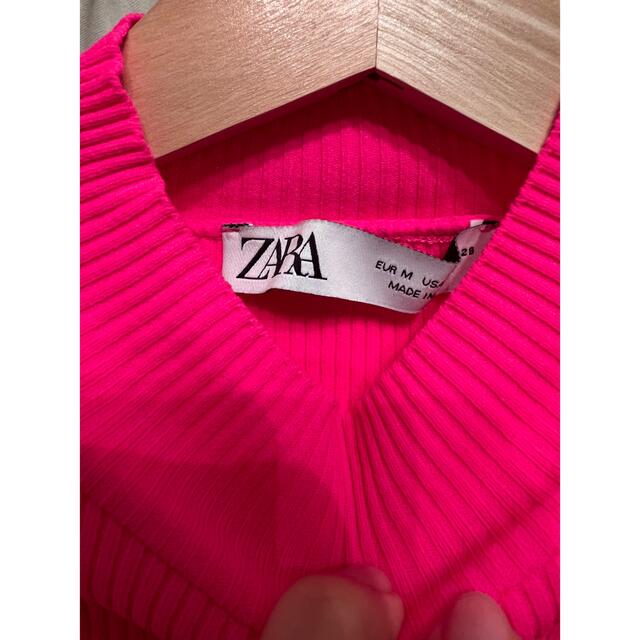 ZARA(ザラ)のZARA ネオンピンクトップス レディースのトップス(その他)の商品写真