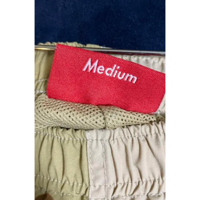 Supreme(シュプリーム)のSupreme Warm Up Pant カモ M ナイロンパンツ pants メンズのパンツ(ワークパンツ/カーゴパンツ)の商品写真