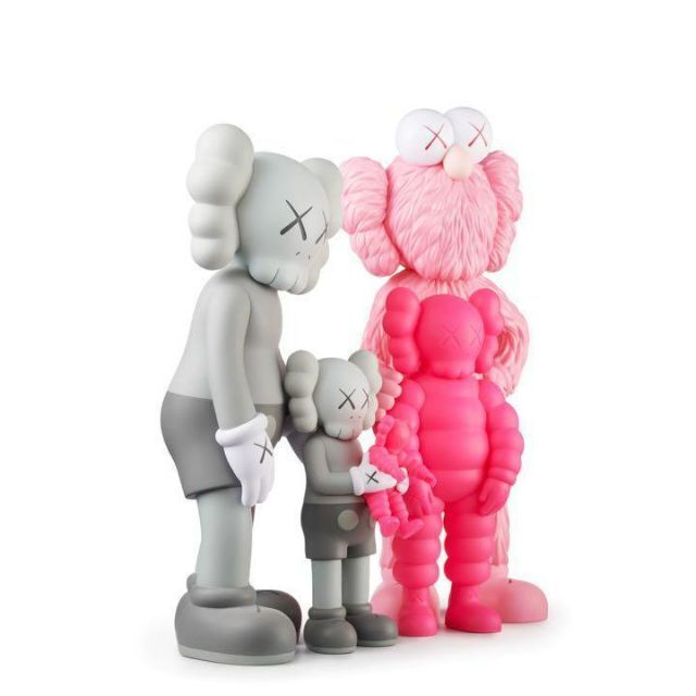 【ププ様専用】【新品未使用品】KAWS FAMILY  "Grey Pink" エンタメ/ホビーのフィギュア(その他)の商品写真