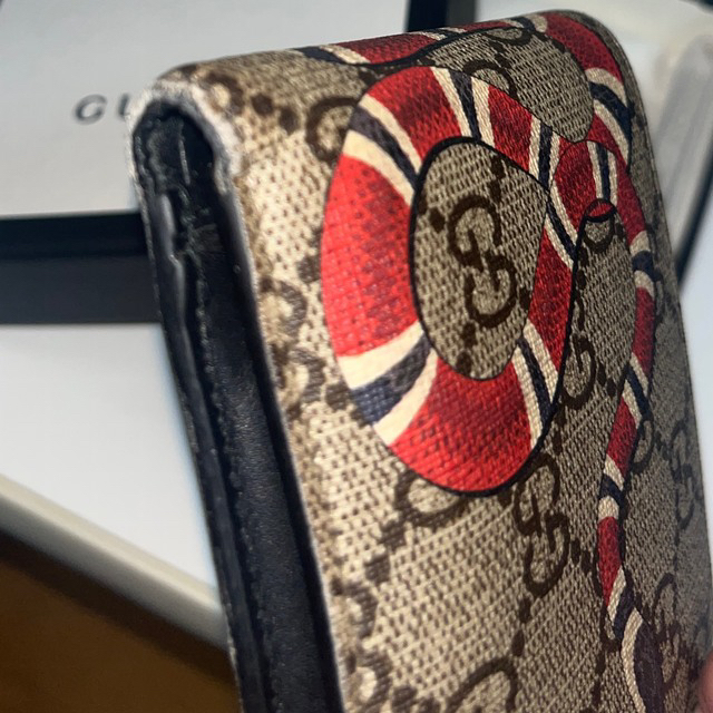 GUCCI スネーク プリント 二つ折り財布 本物の www.synple.fr