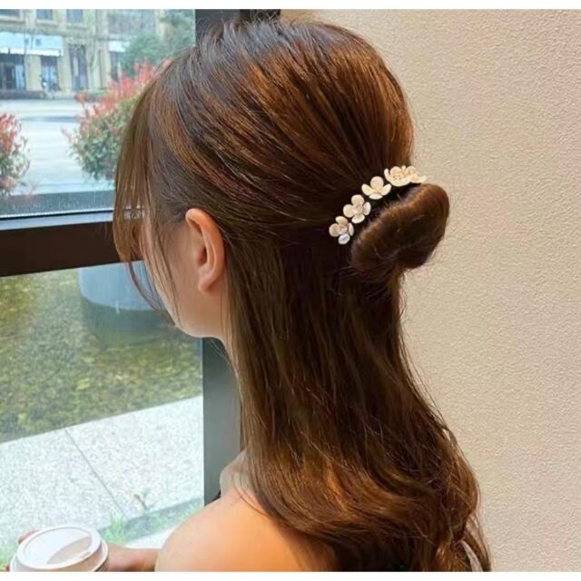 【2本セット】ヘアアクセサリー　お団子メーカー　髪留め　ヘアアレンジ　パール　 レディースのヘアアクセサリー(その他)の商品写真