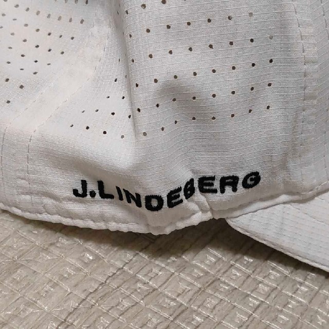 J.LINDEBERG(ジェイリンドバーグ)の【新品未使用】J.lindeberg ジェイリンドバーグ キャップ帽子 ホワイト スポーツ/アウトドアのゴルフ(その他)の商品写真