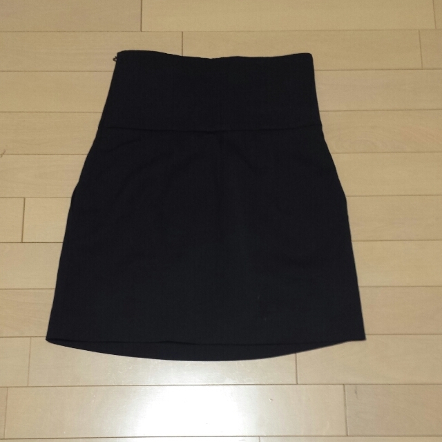 ZARA(ザラ)のハイウエスト　タックミニスカート レディースのスカート(ミニスカート)の商品写真